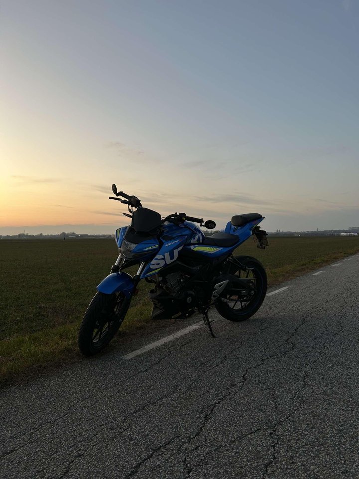 Suzuki gsxs 125