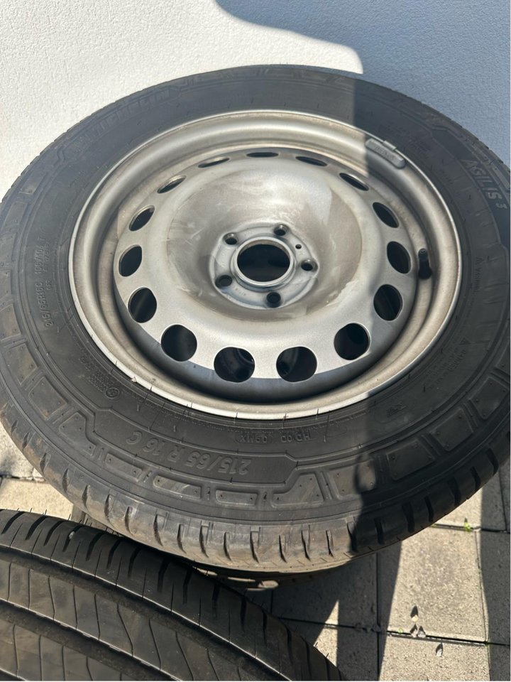 Nästan nya Michelin Agilis 3 ...