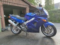 Honda VFR 800  01 3500 mil