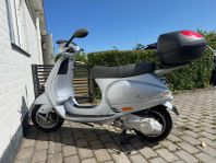 Piaggio Vespa ET4 150 endast 300 mil!
