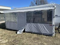 Markis med sidor o front (privacy room 500)