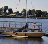 806 - seglelbåt till salu nya kapell och dynor, båt på köpet