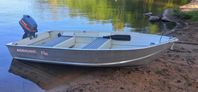 Liten Aluminiumbåt med motor