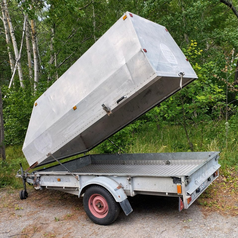 Släp med kopparflak, bromsat,...