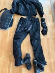 motorcykel set, ryggskydd , kläder, hjälm 