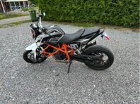 KTM Duke 690