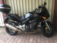 Svart Honda CBF 600SA