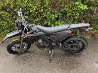 Moped Rieju MRT SUPERMOTARD BLOCK EDITION LOW.