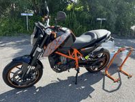 KTM 690 Duke