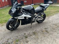 Yamaha R1