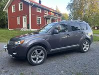 Mitsubishi Outlander 2.2 Di-D 4WD (Drag,Låga mil,Nya Däck)