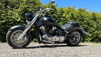 Suzuki VLR-1800 intruder classic
