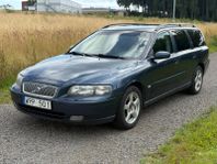 Volvo V70 2.5T 210hk Besiktigad