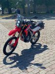 Honda CRF300L fullutrustad för äventyr