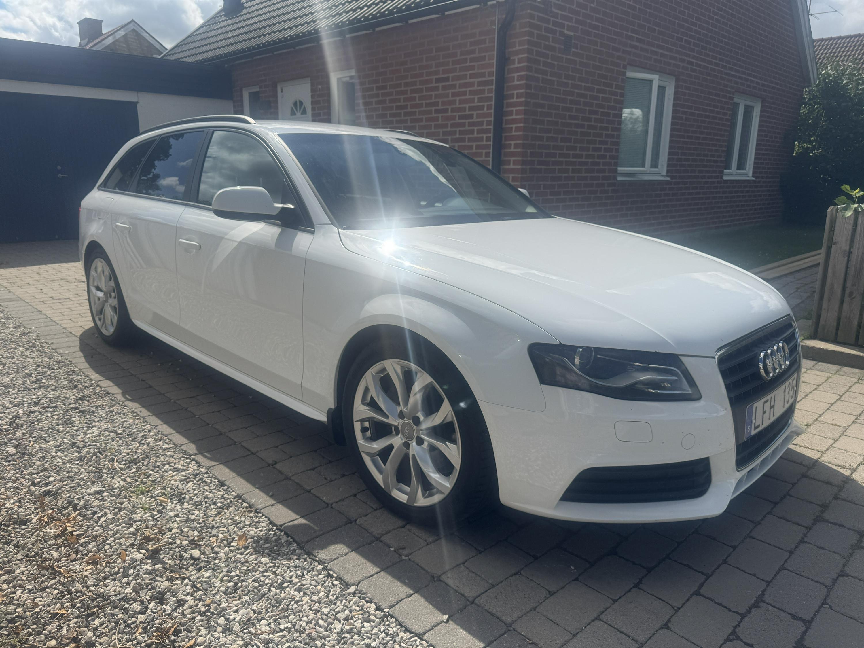 Audi A4 Avant 2.0 TDI DPF Manuell, 136hk, 2011