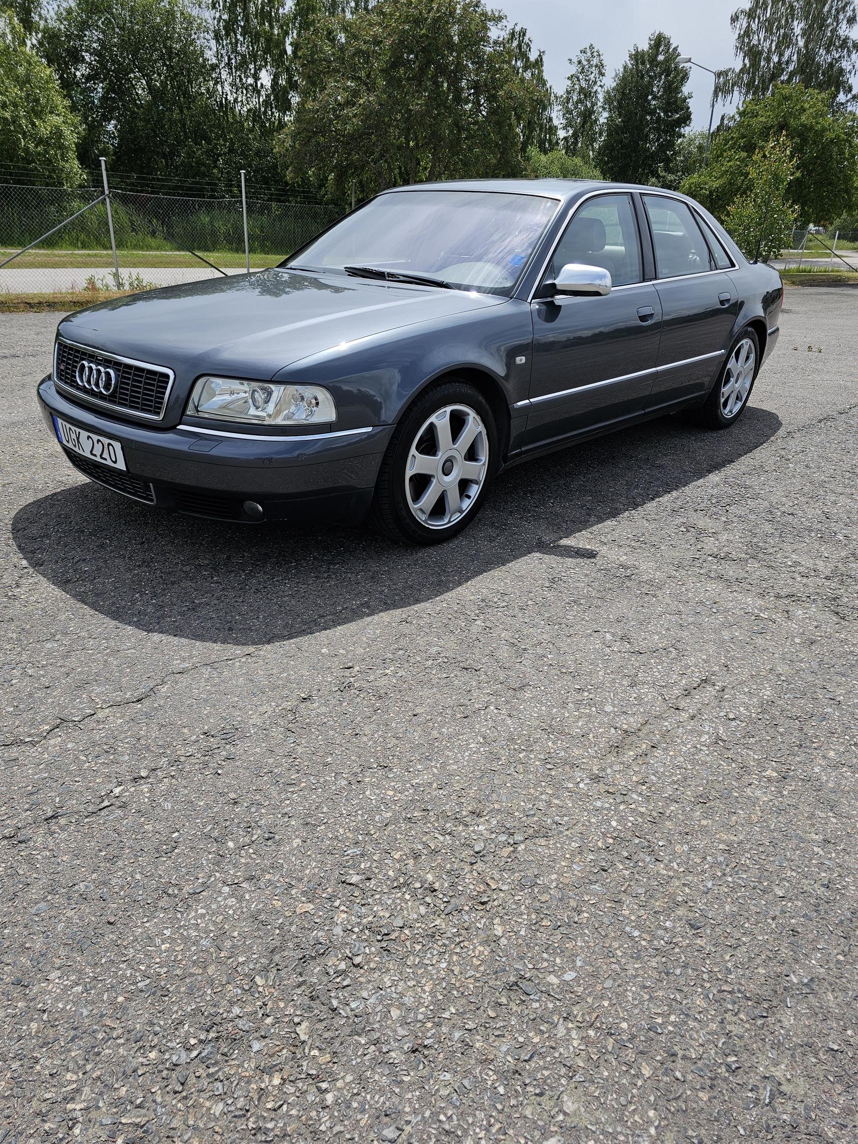 Audi S8 4.2 V8 quattro Automatisk, 360hk, 2002