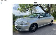 Toyota Avensis 2.0 147hk lågmil knappt 14700 mil 1 ägare
