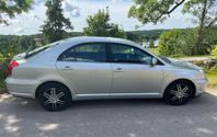 Toyota Avensis 2.0 147hk lågmil knappt 14700 mil 1 ägare