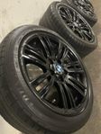 BMW M Sport 17” svarta aluminiumfälgar med Dunlop Sport Maxx