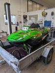 Arctic Cat ZR800 i nära nyskick, ev. byte båt.
