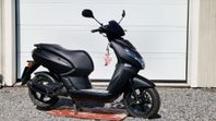Peugeot Kisbee Black Edition -19  *lågmilare