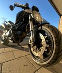 Ducati Monster 696