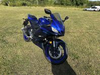 Yamaha R3 