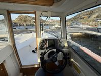 Bella 580 cabin