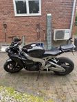 Fireblade CBR 1000RR svart/guld