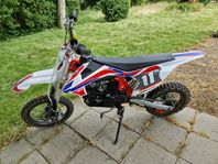 Junior cross