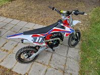 Junior cross
