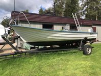 BASKERIBÅT
