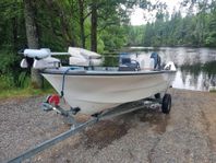 Färdig Fiskebåt,, bara o börja fiska och bada