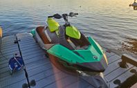 Sea-Doo Spark Trixx med vagn, endast 46 timmar