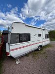 Fin åretrunt husvagn, Solifer S4 med solceller