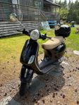 Vespa LX 50 med packbox