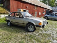 Ford Escort 3-dörrars Halvkombi 1.6