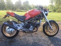 Ducati Monster 900