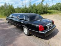 Nybes Lincoln Limousine ev byte.