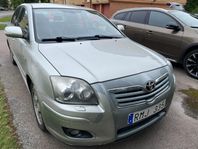 Toyota Avensis Sedan 2.2 D-CAT Euro 4