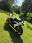 Yamaha R1 