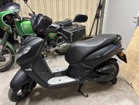 Peugeot Kisbee Mad Black 4T