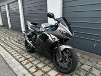 Yamaha R6 