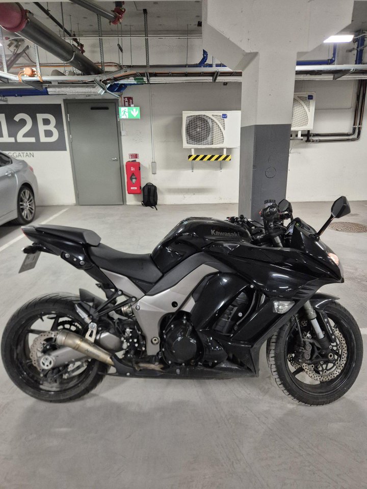 Kawasaki Z1000SX | ABS | AKRA...