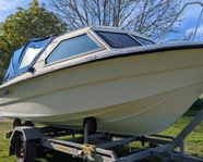 Superfin Uttern 520 HT + Mercury 75 hk + trailer (80 km/h)