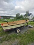 Nårsk båt med motor och vagn!