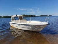 Bella Scantic 580. Yamaha 60 Autolube trim/tilt