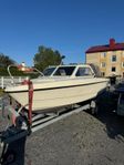 Flipper 570 HT med båttrailer 80 km/h.