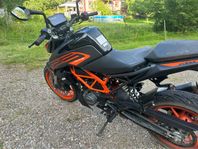 KTM Duke 125