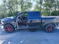 22" dodge ram fälgar med däck.